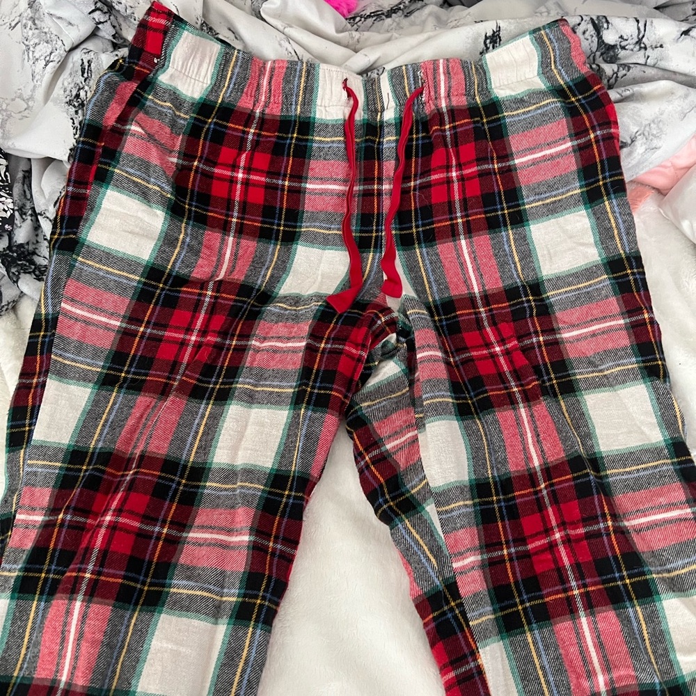 Old Navy plaid pj pants